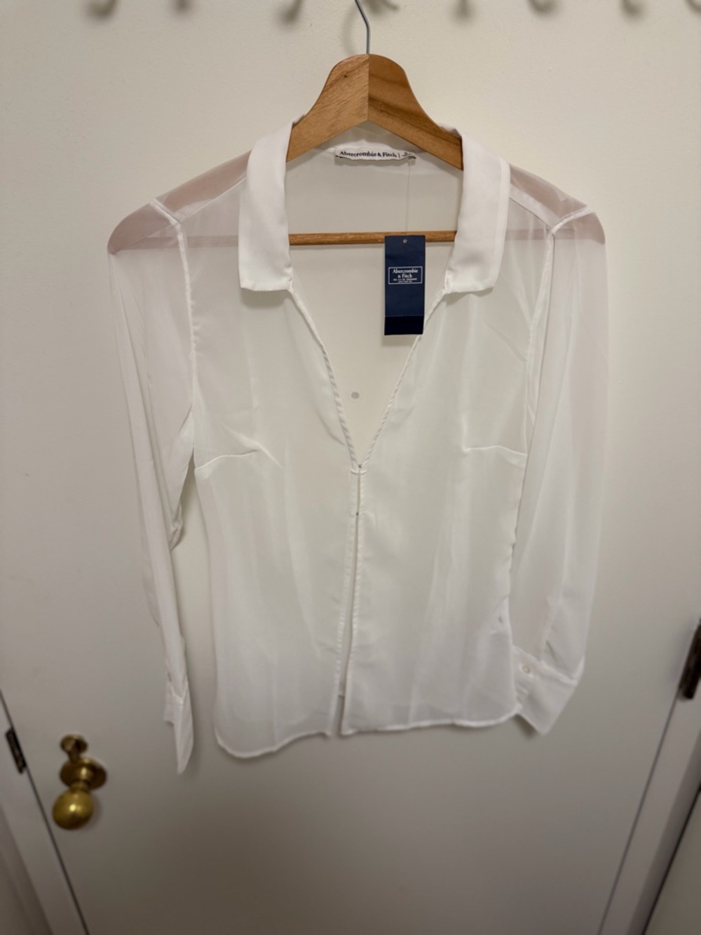 Abercrombie & Fitch Women's White Dress Shirt size SMALL new with tags